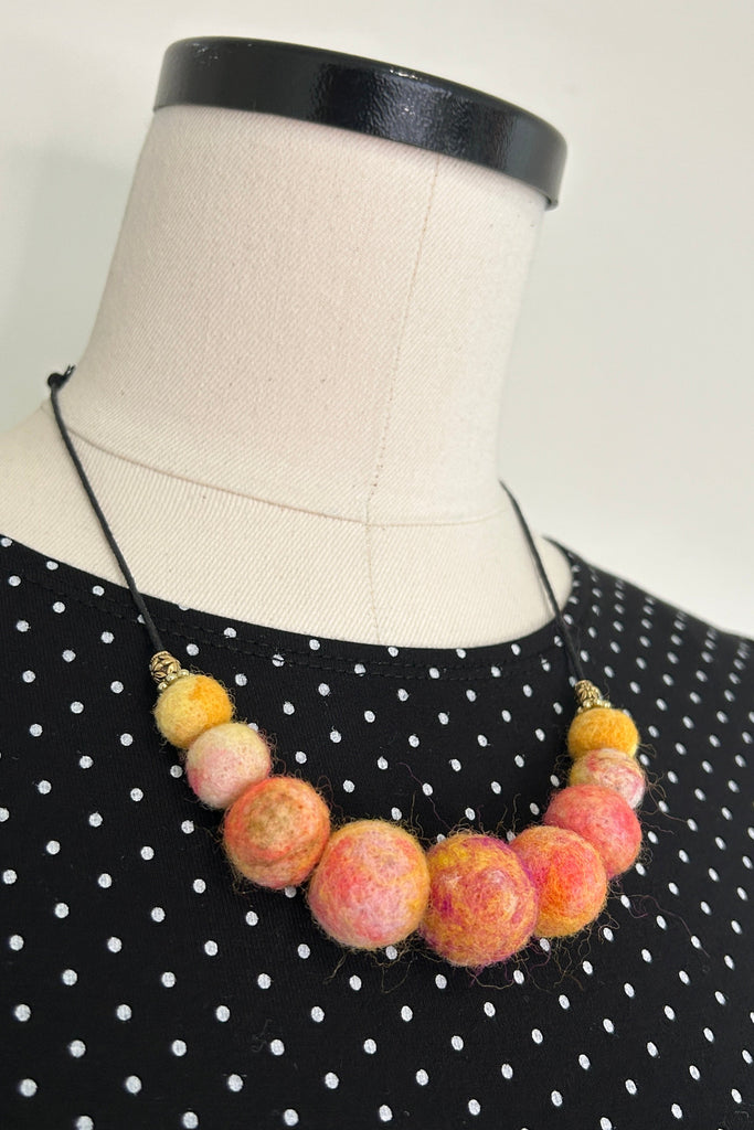 Wool Necklace in Sorbet