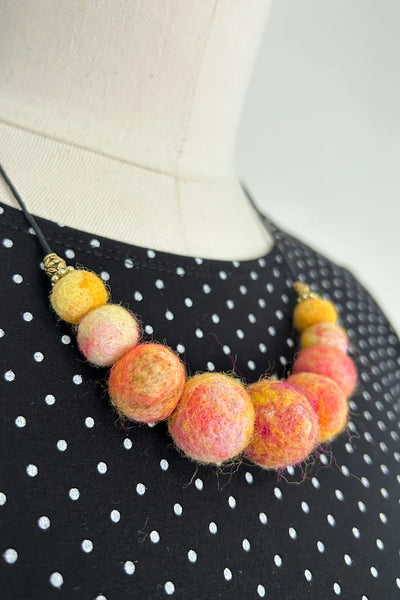 Wool Necklace in Sorbet