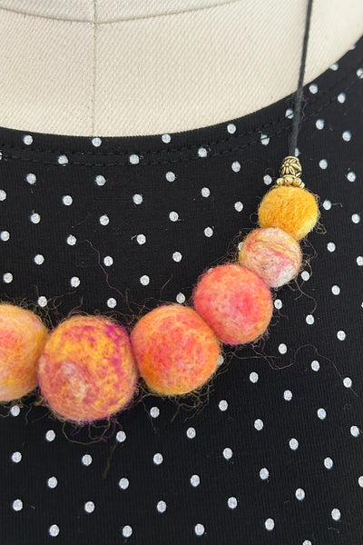 Wool Necklace in Sorbet