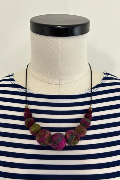 Wool Necklace in Purple Deadnettle