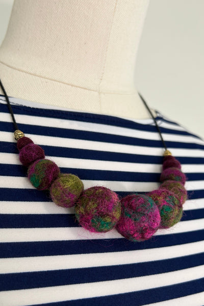 Wool Necklace in Purple Deadnettle