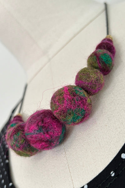 Wool Necklace in Purple Deadnettle