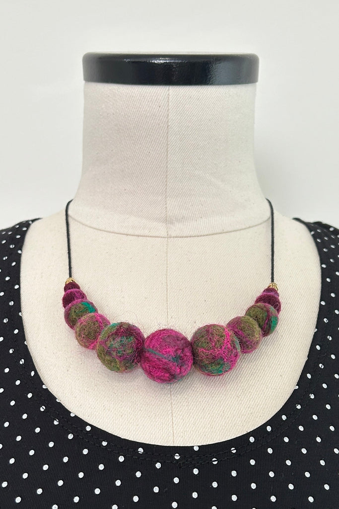 Wool Necklace in Purple Deadnettle