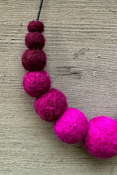 Wool Necklace in Orchid