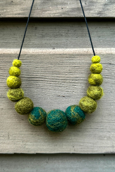 Wool Necklace in Kelp