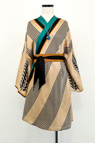 Short Kimono Robe Upcycled ~ Arnemetia