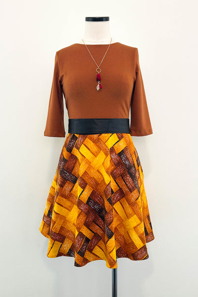 Golden Lattice Dress w/ Pockets MEDIUM
