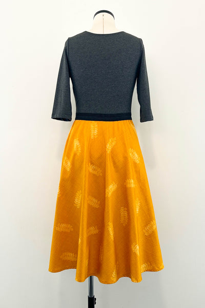 Gold Leaf Dress w/ Pockets MEDIUM