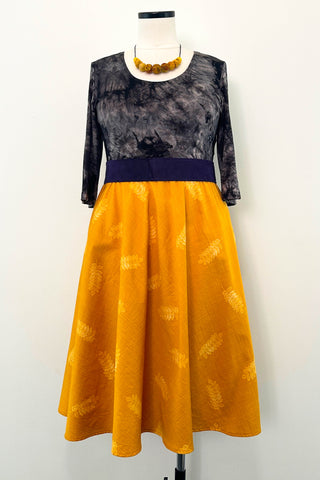 Gold Leaf Dress w/ Pockets XL