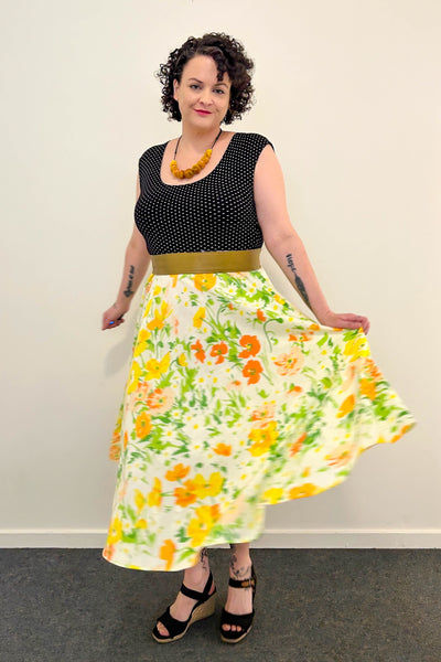 Buttercup Meadow Dress w/ Pockets MEDIUM