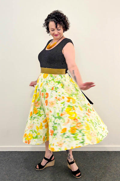Buttercup Meadow Dress w/ Pockets MEDIUM