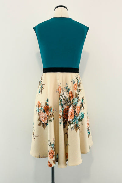 Rosebud Dress w/ Pockets MEDIUM