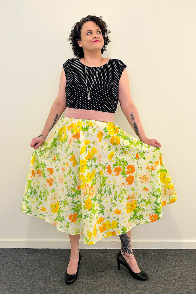 Buttercup Meadow Dress w/ Pockets MEDIUM