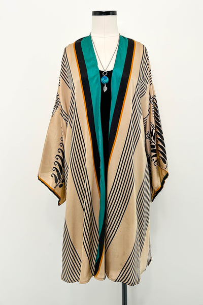 Short Kimono Robe Upcycled ~ Arnemetia