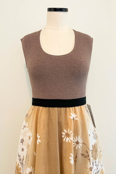 Daisy Chain Dress w/ Pockets MEDIUM