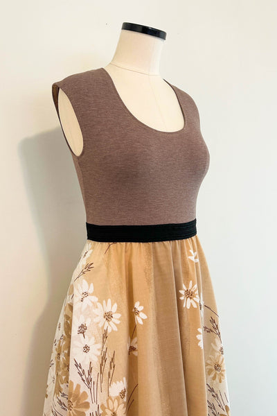 Daisy Chain Dress w/ Pockets MEDIUM