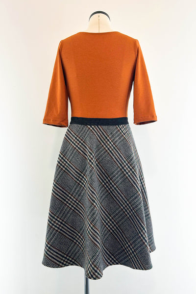 Highland Hearth Dress w/ Pockets MEDIUM