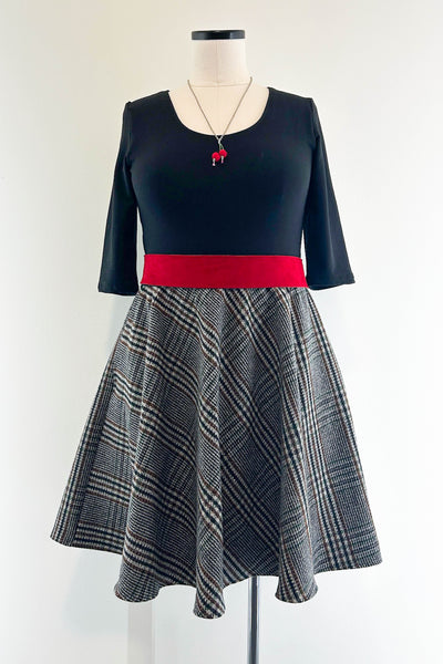 Highland Hearth Dress w/ Pockets LARGE