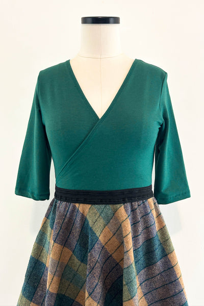 Golden Loch Dress w/ Pockets SMALL