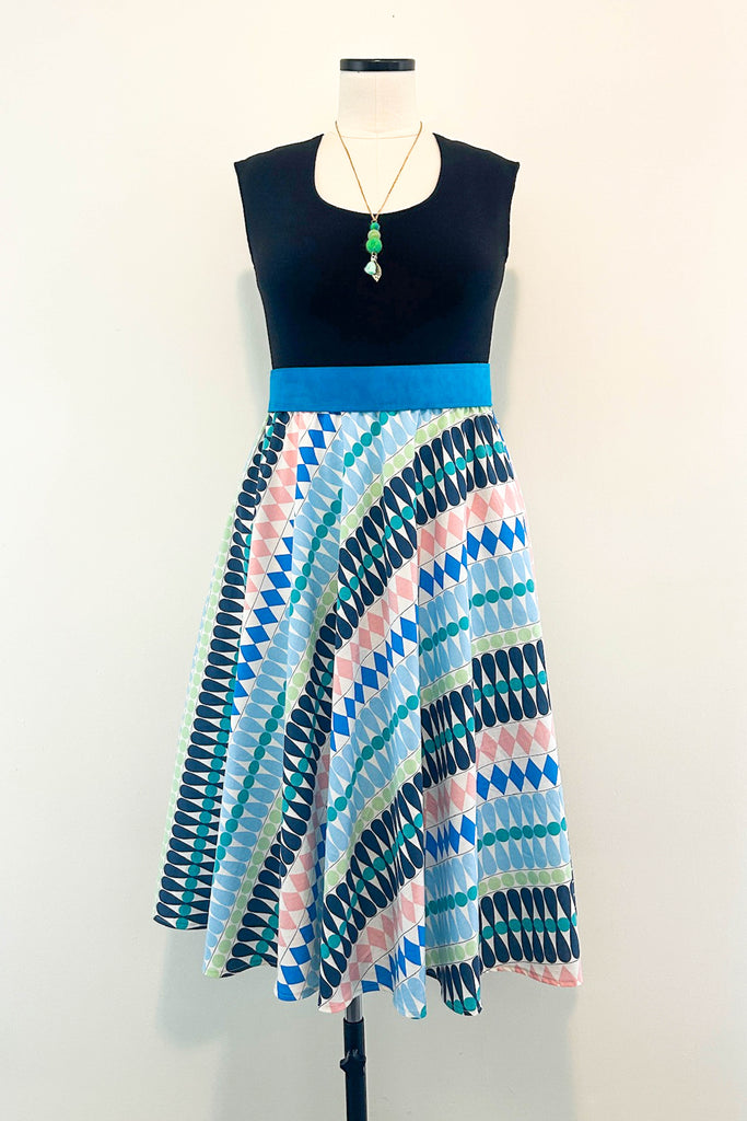 Folk Tale Dress w/ Pockets LARGE