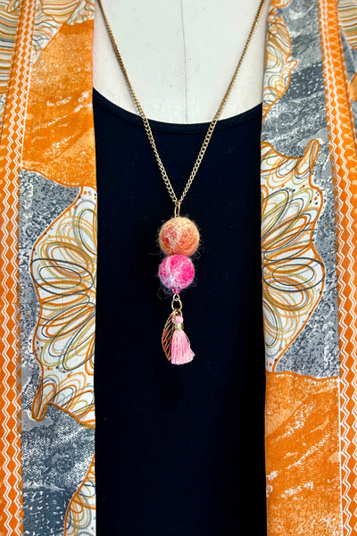 Wool Necklace in Peachy Blossom
