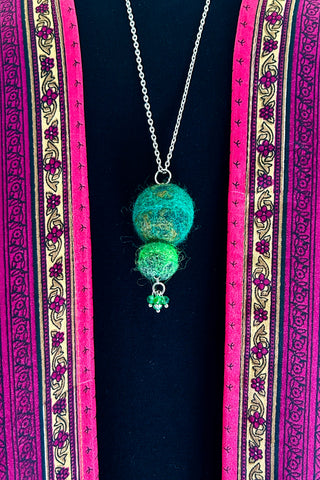 Wool Necklace in Mossy