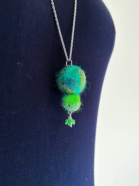 Wool Necklace in Mossy