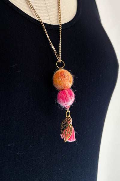 Wool Necklace in Peachy Blossom
