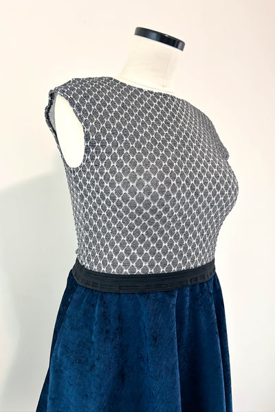 Glisten Up Dress w/ Pockets LARGE