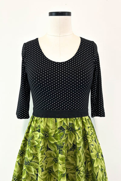 Poinsettia Dress w/ Pockets SMALL