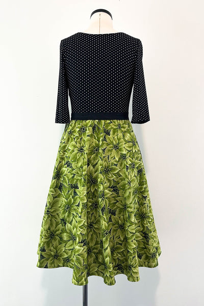 Poinsettia Dress w/ Pockets SMALL