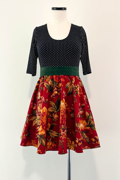 Good Cheer Dress w/ Pockets SMALL