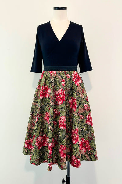 Wreath Witherspoon Dress w/ Pockets MEDIUM