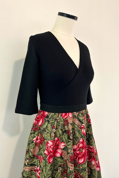 Wreath Witherspoon Dress w/ Pockets MEDIUM