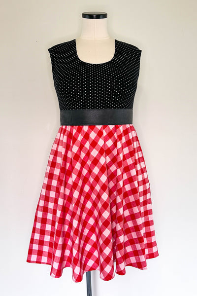 Picnic Dress w/ Pockets LARGE