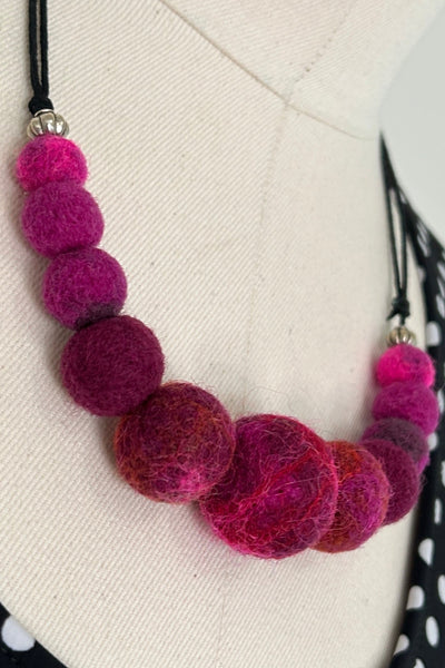 Wool Necklace in Boho Rose
