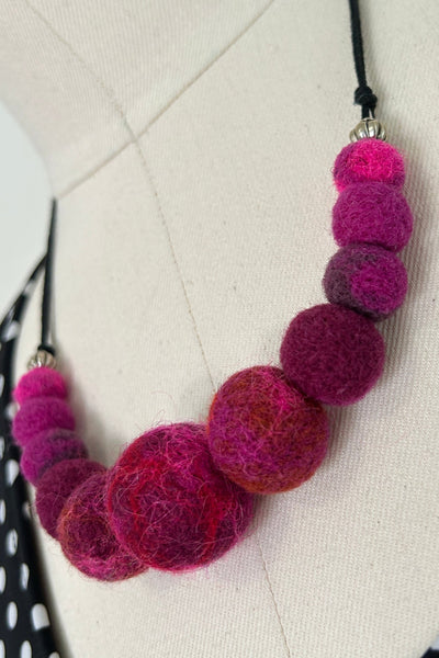 Wool Necklace in Boho Rose