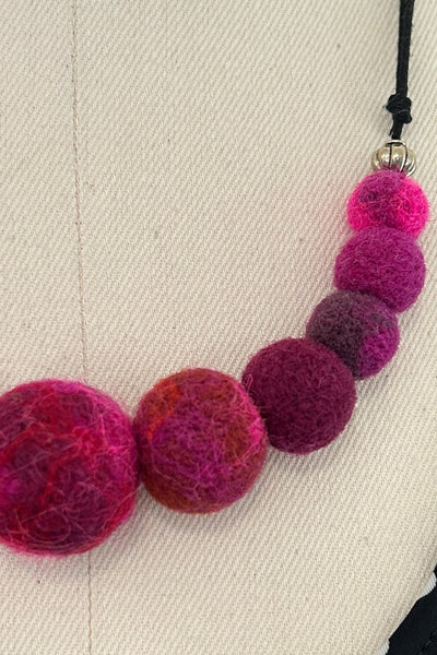Wool Necklace in Boho Rose