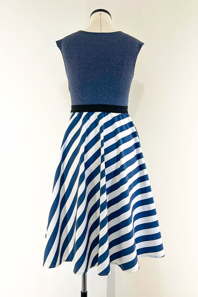 Regatta Dress w/ Pockets SMALL
