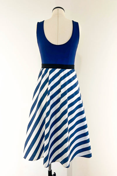 Regatta Dress w/ Pockets MEDIUM