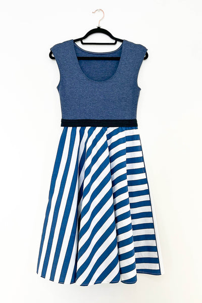 Regatta Dress w/ Pockets SMALL