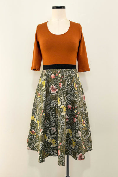Autumn Fjord Dress w/ Pockets MEDIUM