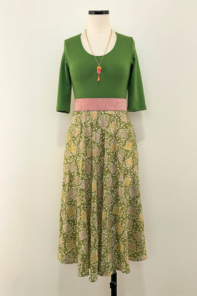 Morning Meadow Dress w/ Pockets MEDIUM