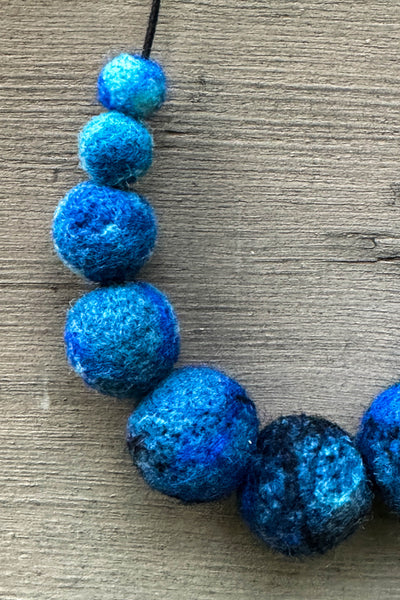 Wool Necklace in Forget-Me-Not