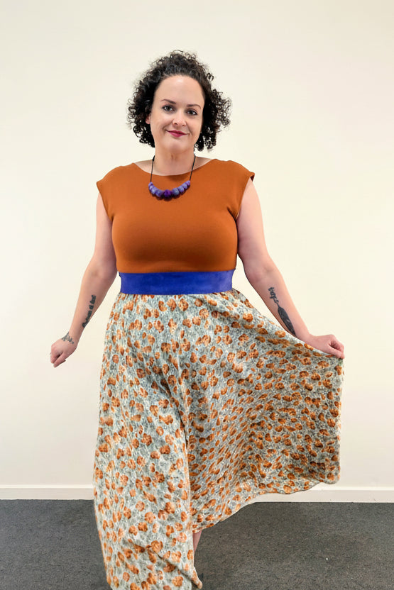 Amber Dress w/ Pockets MEDIUM