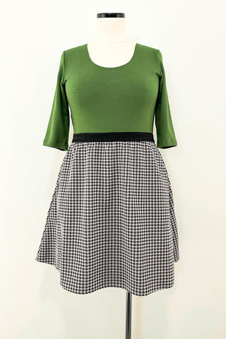 Chestnut Check Dress w/ Pockets LARGE