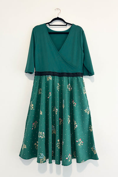 Greensleeves Dress w/ Pockets LARGE