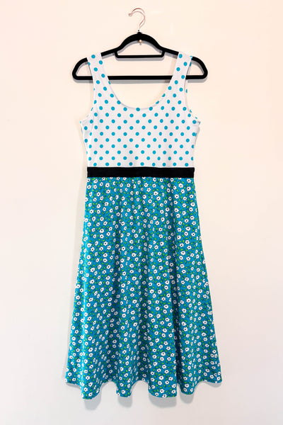 Petal Dress w/ Pockets MEDIUM