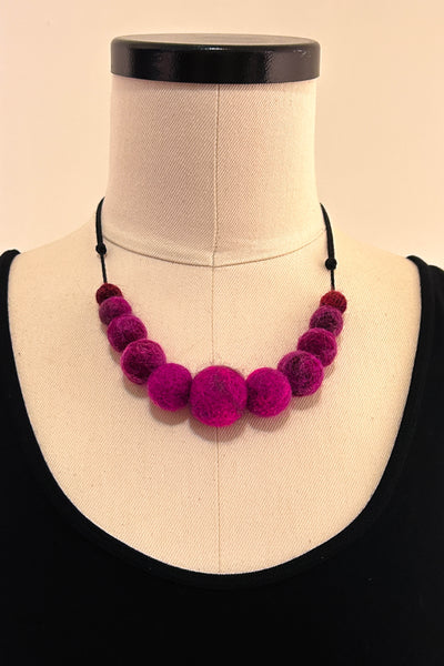 Wool Necklace in Orchid