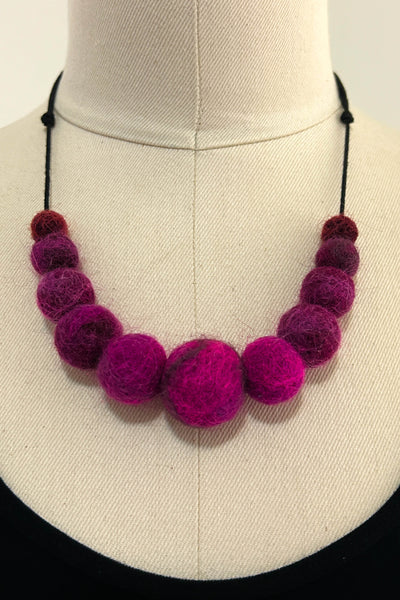 Wool Necklace in Orchid